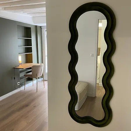 4 Pieces Charme Centre باريس